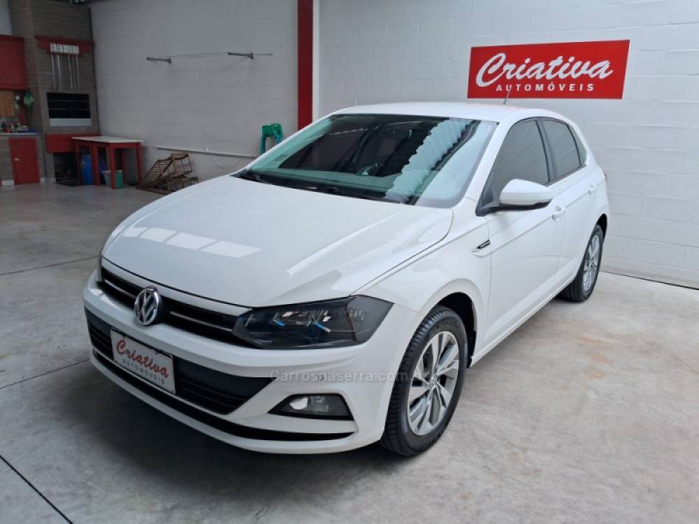 VOLKSWAGEN - POLO - 2018/2019 - Branca - R$ 77.900,00