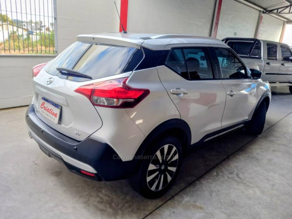 NISSAN - KICKS - 2019/2020 - Prata - R$ 84.900,00