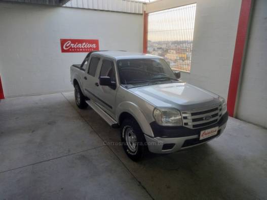 FORD - RANGER - 2010/2011 - Prata - R$ 77.900,00