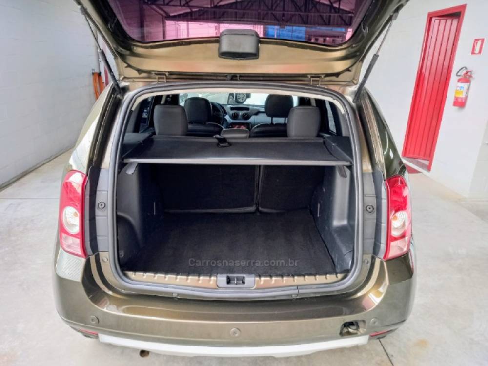 RENAULT - DUSTER - 2013/2013 - Verde - R$ 52.900,00