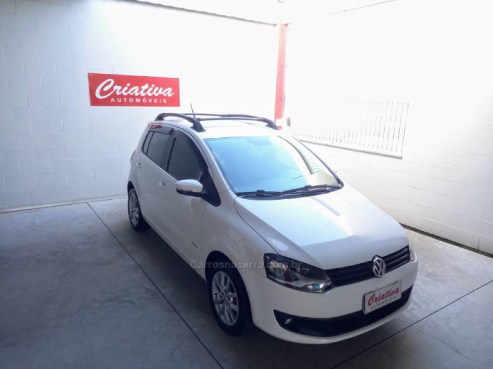VOLKSWAGEN - FOX - 2013/2014 - Branca - R$ 42.000,00