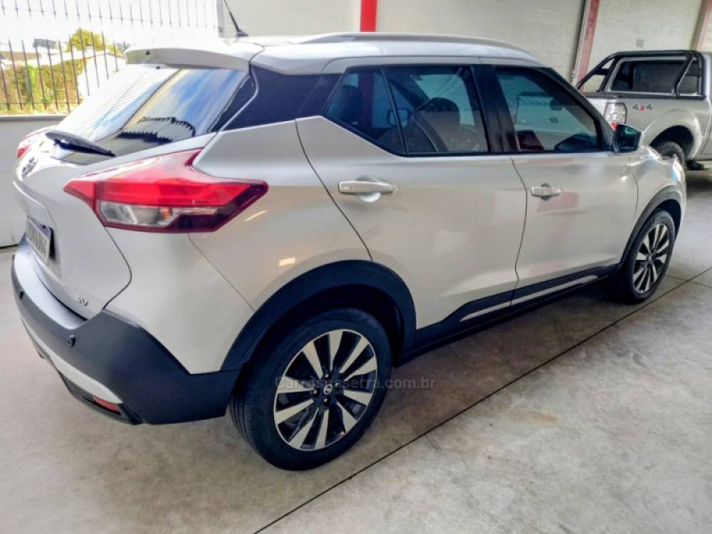 NISSAN - KICKS - 2019/2020 - Prata - R$ 84.900,00