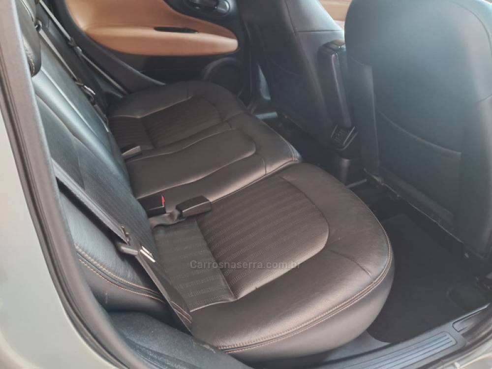 FIAT - LINEA - 2014/2015 - Cinza - R$ 41.900,00