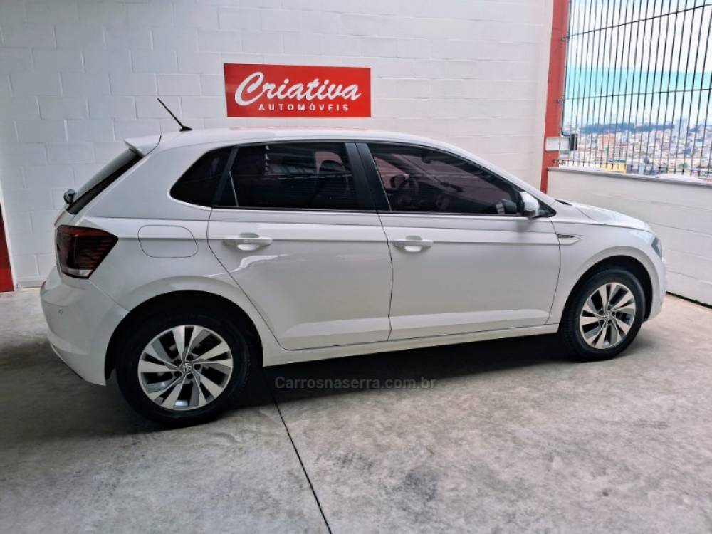 VOLKSWAGEN - POLO - 2018/2019 - Branca - R$ 77.900,00