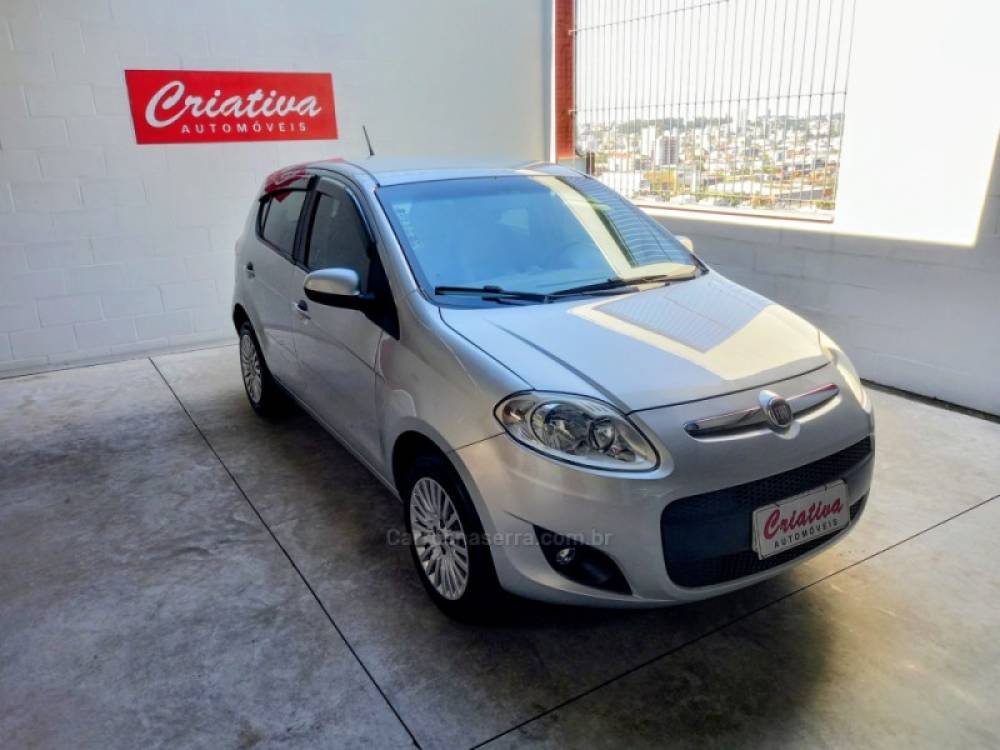 FIAT - PALIO - 2013/2014 - Prata - R$ 38.900,00