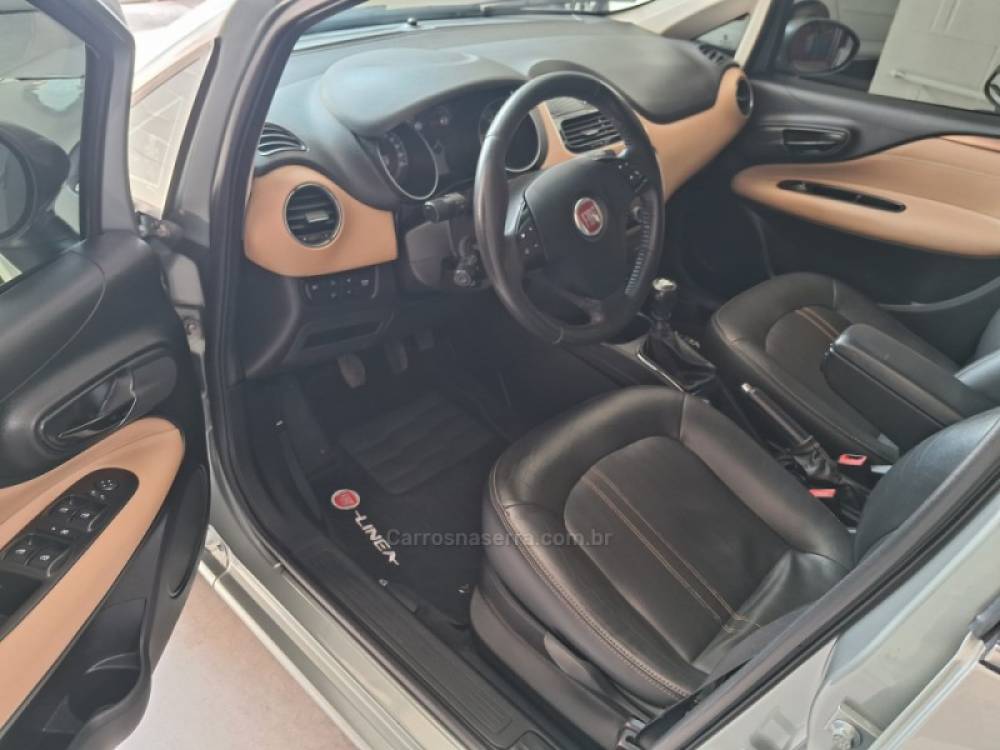 FIAT - LINEA - 2014/2015 - Cinza - R$ 41.900,00