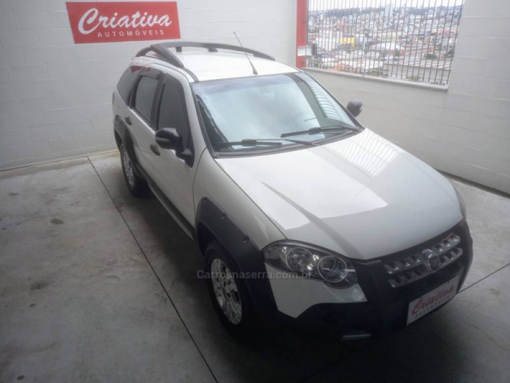 FIAT - PALIO - 2011/2012 - Branca - R$ 45.900,00