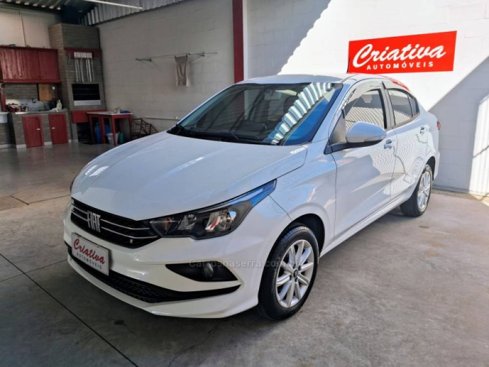 FIAT - CRONOS - 2022/2023 - Branca - R$ 85.900,00