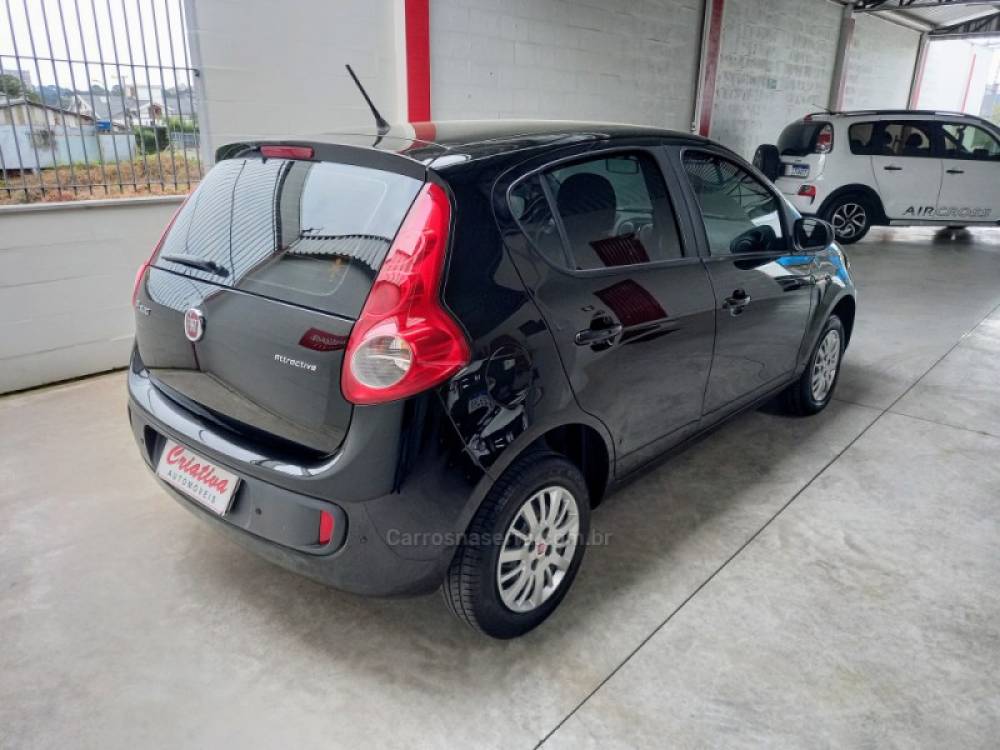 FIAT - PALIO - 2014/2015 - Preta - R$ 38.900,00