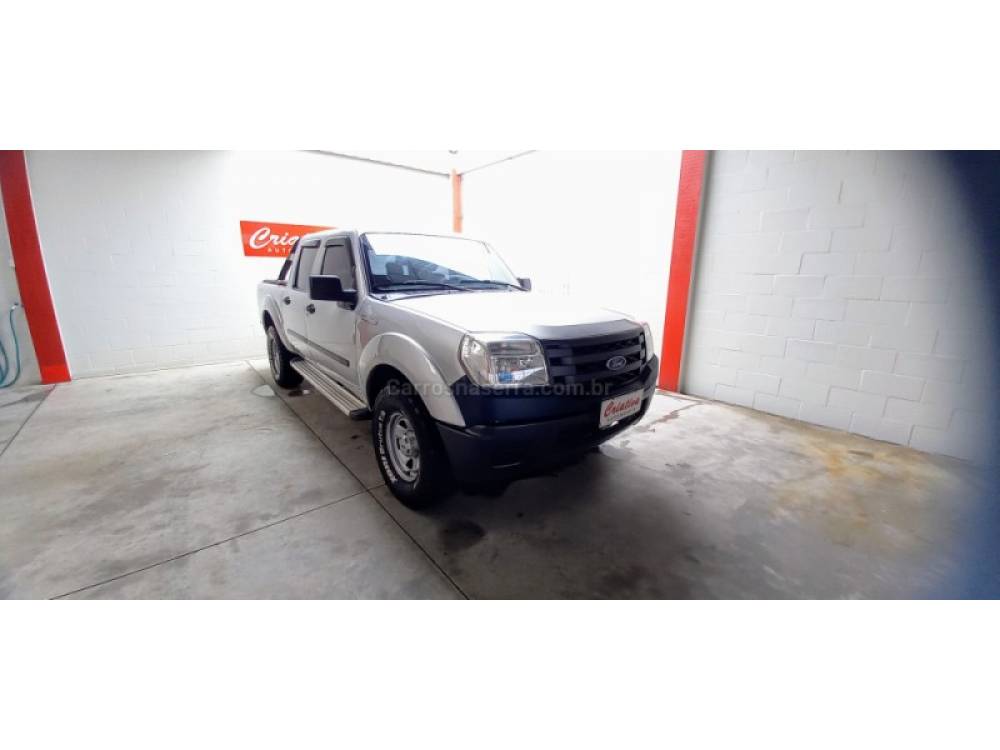 FORD - RANGER - 2010/2011 - Prata - R$ 77.900,00