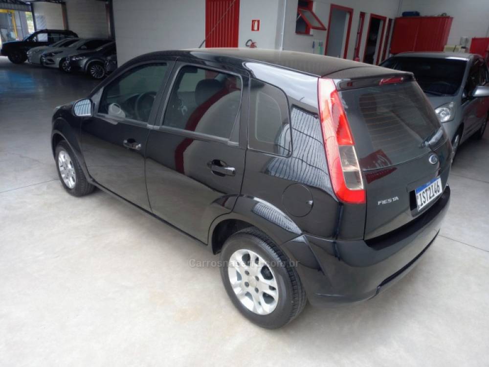 FORD - FIESTA - 2011/2012 - Preta - R$ 35.900,00