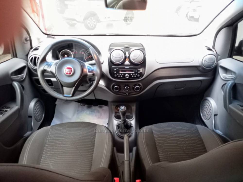 FIAT - PALIO - 2014/2015 - Preta - R$ 38.900,00