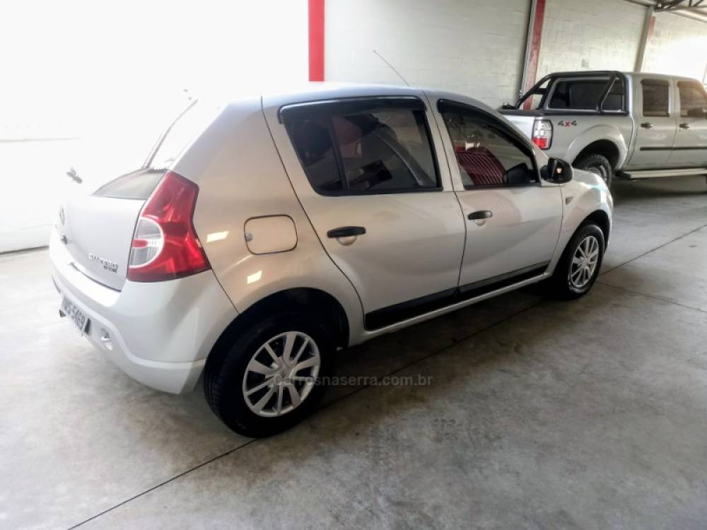 RENAULT - SANDERO - 2010/2010 - Prata - R$ 28.900,00