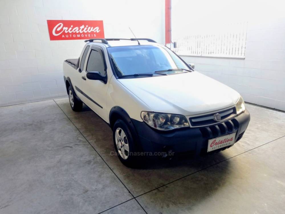 FIAT - STRADA - 2011/2012 - Branca - R$ 41.900,00
