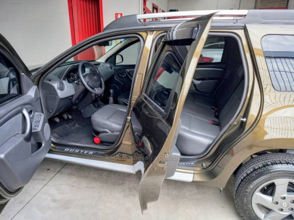 RENAULT - DUSTER - 2013/2013 - Verde - R$ 52.900,00