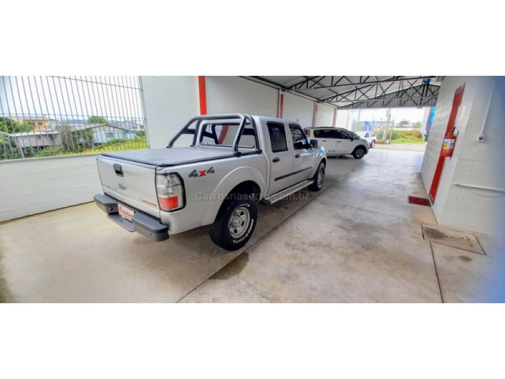 FORD - RANGER - 2010/2011 - Prata - R$ 77.900,00