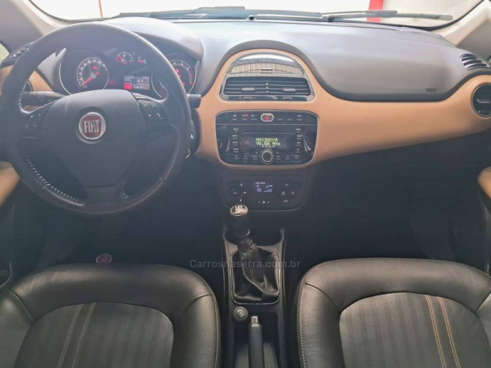 FIAT - LINEA - 2014/2015 - Cinza - R$ 41.900,00
