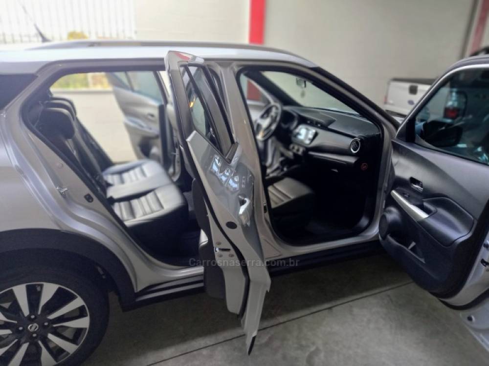 NISSAN - KICKS - 2019/2020 - Prata - R$ 84.900,00